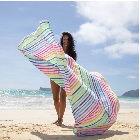 Las Bayadas Colourful Beach Blanket Size 78.44 x 78.44 - Picture 4 of 7